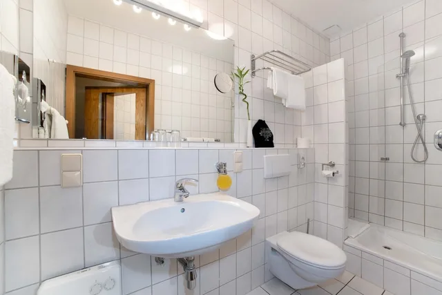 غرفة ثلاثية بسرير مزدوج وسرير فردي، UNO Hotel Posthof Saarlouis 4/8
