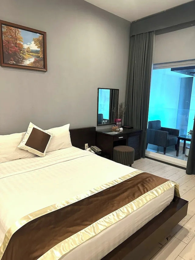 غرفة شهر العسل بسرير مزدوج بشرفة، Ngoc Linh Luxury Hotel 5/10