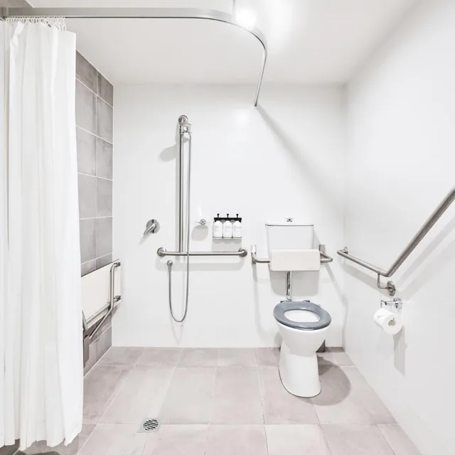 Room, Queen Bed, Accessible, Abode Kingston 4/5