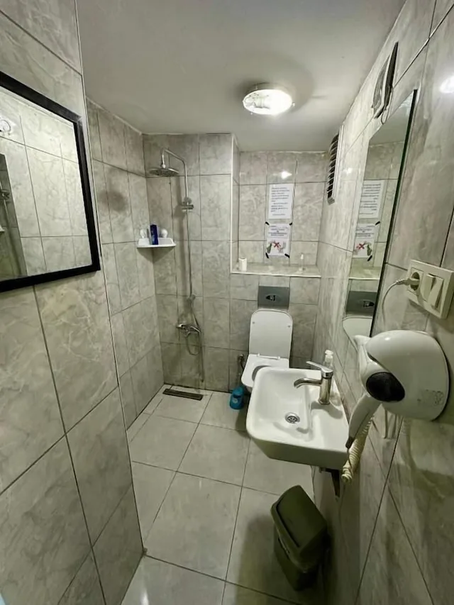 سكن مشترك مختلط قياسي، Rodin Hostel 1/1