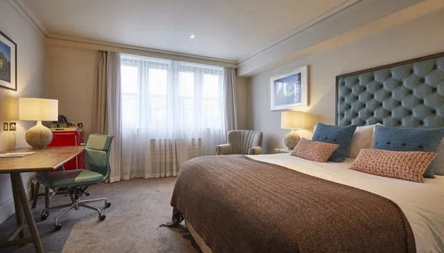 Casual, Double Bed, The Great House at Sonning 1/3