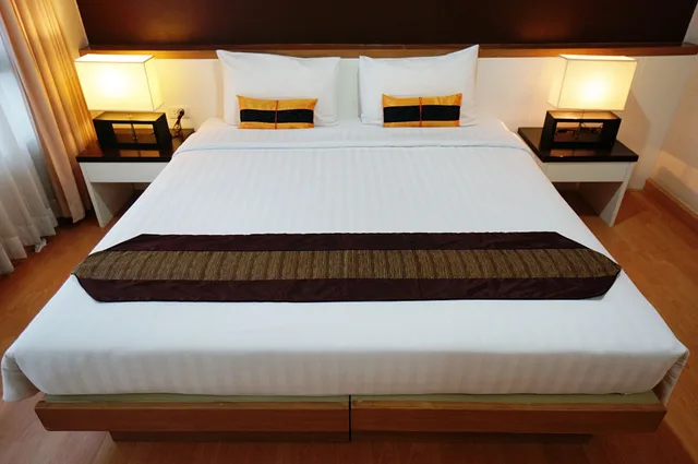 1 Bedroom, King Bed, Silom Convent Garden 6/10