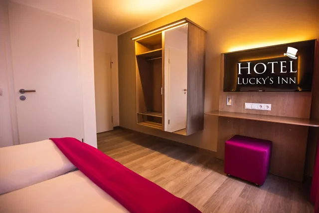 غرفة بسرير مزدوج بحمام خاص، Hotel Luckys Inn Gmbh 9/10
