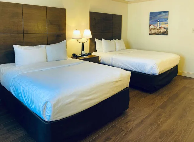 Room, 2 Queen Beds, Clarion Hotel & Conference Center Toms River 1/5