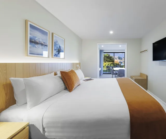 3 Bedrooms, Apartment, Twin Beds, 2 King Beds, Lake Side، Avani Queenstown Hotel 3/10