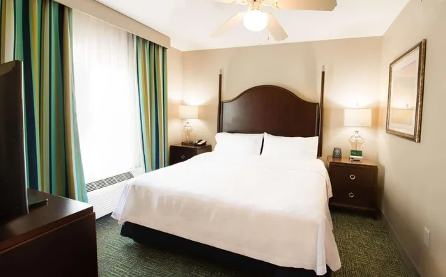 1 Bedroom, Boardroom, Suite, King Bed، Homewood Suites by Hilton Davidson 2/9