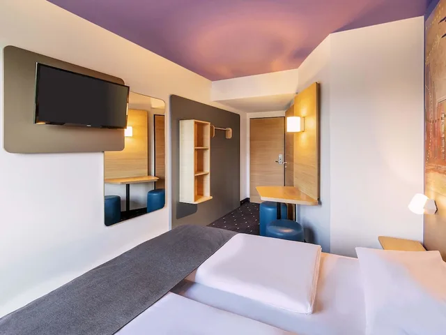 غرفة بسرير كوين، B&B Hotel Dusseldorf-Airport 1/5