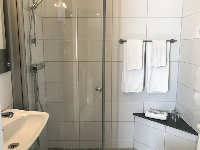 جناح سوبيريور بسريرين كينج بإطلالة على البحر بغرفة نوم واحدة، Strand City Hotell 1/3