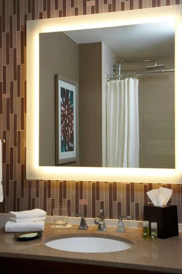 غرفة تقليدية بسرير كوين بحوض استحمام لذوي الإعاقة، The Westin Peachtree Plaza Atlanta 6/10