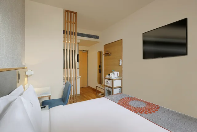 غرفة سوبيريور بسرير كوين، Holiday Inn Express Ahmedabad Prahlad Nagar 1/3