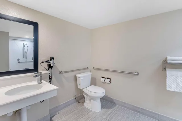 غرفة بسرير كوين لذوي الإعاقة، Best Western Cordelia Inn 4/4