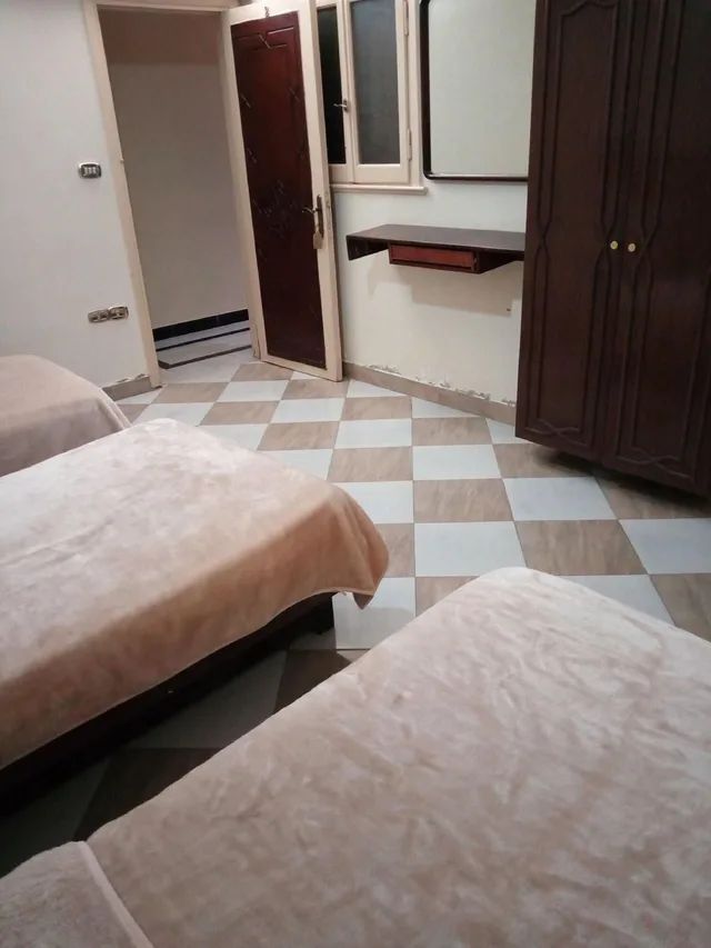 غرفة ثلاثية بحمام خاص، Arabian Nights Hotel 5/6