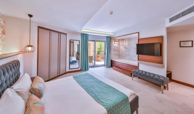 غرفة بسرير مزدوج بجاكوزي، Molino Hotel 4/6
