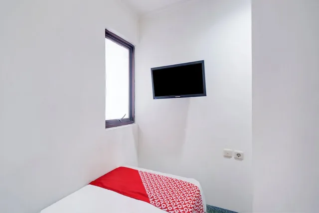 غرفة ديلوكس بسرير مزدوج، Townhouse Oak Gunung Sahari Near Ancol 5/7