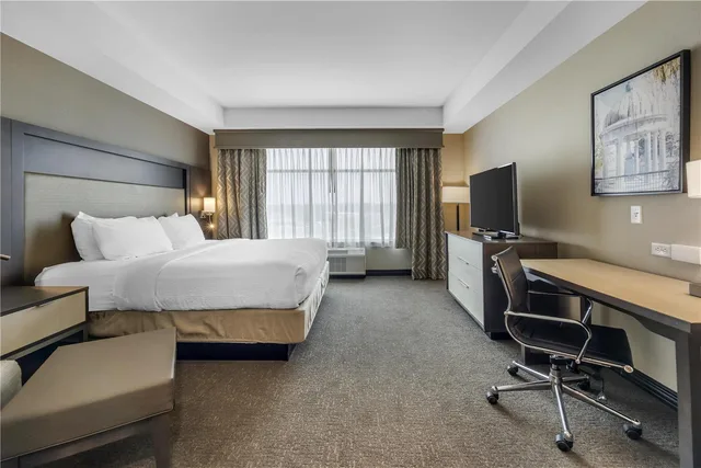 غرفة بسرير كينج بمطبخ، Best Western Plus Executive Residency Jackson Northeast 2/4