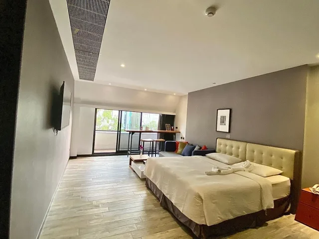 Vip, Queen Bed، 3 Door Hotel 1/8