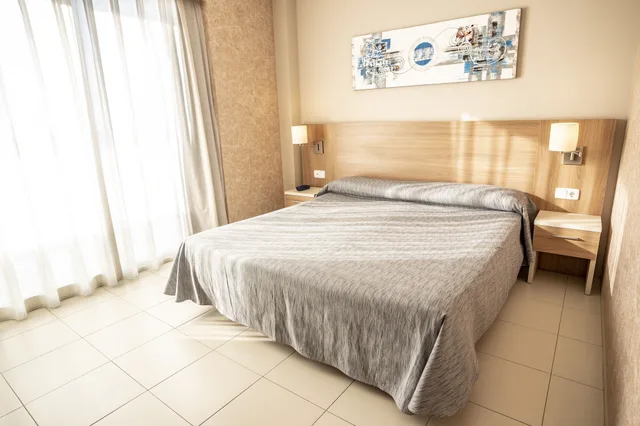 غرفة قياسية بسرير مزدوج أو سريرين منفصلين بإطلالة على البحر، Hotel Lodomar Spa And Talasoterapia 3/6