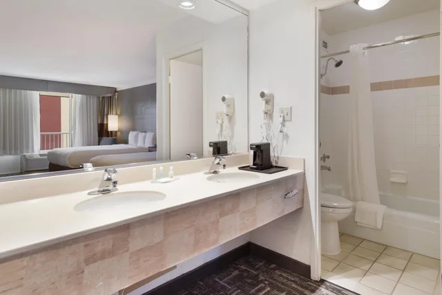 غرفة خارجية بسريرين كوين، Clarion Hotel Concord/Walnut Creek 5/8