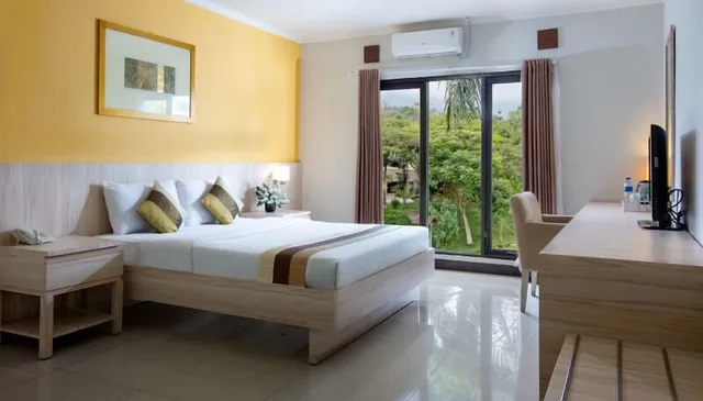 غرفة سوبيريور بسرير كوين، Palace Hotel Cipanas 1/4