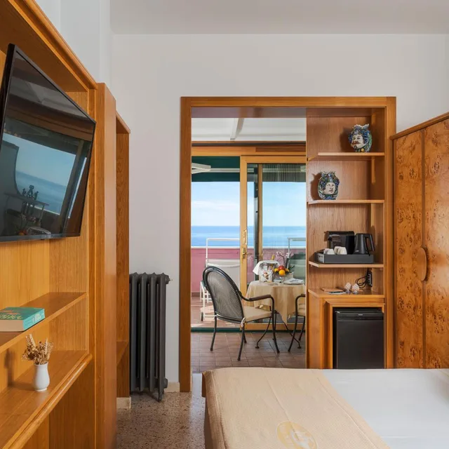 جناح جونيور بإطلالة على البحر بشرفة في الطابق العلوي، Hotel Villa Schuler 2/3