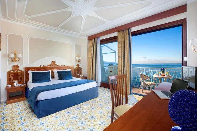 غرفة سوبيريور بسرير مزدوج أو سريرين منفصلين بإطلالة على البحر، Alimuri Bay Resort 3/8