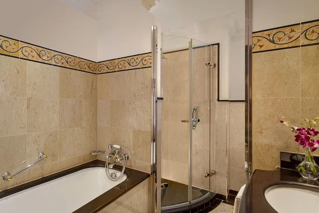 غرفة كلاسيكية بسرير كوين بإطلالة على الحديقة بشرفة، Castillo Hotel Son Vida, a Luxury Collection Hotel, Mallorca 3/4