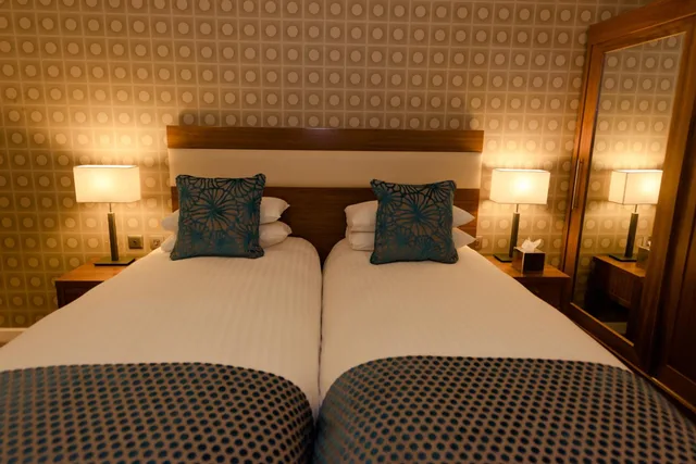 غرفة صغيرة بسريرين منفصلين، LEOPOLD HOTEL 3/9