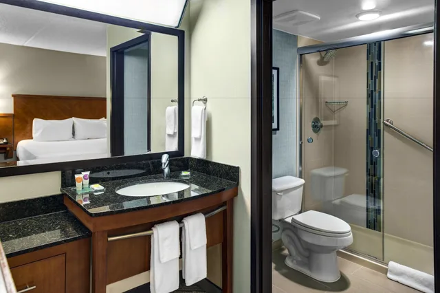 غرفة قياسية بسرير كينج مع أريكة، Hyatt Place Boise/Towne Square 7/8