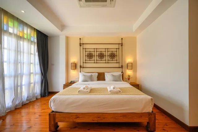 Deluxe, King Bed, WOO Gallery & Boutique hotel 3/10