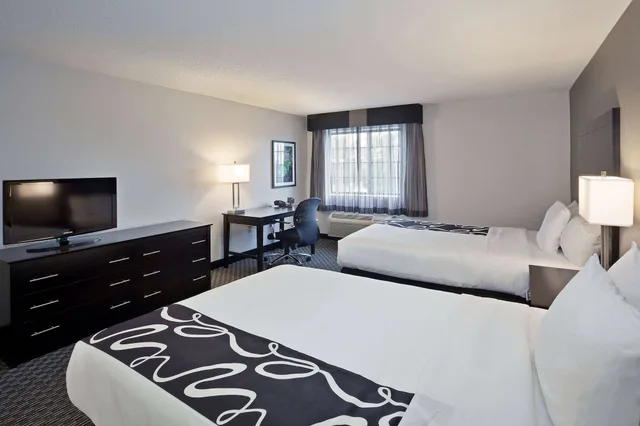 غرفة بسريرين مزدوجين، La Quinta Inn Fresno Yosemite 1/7