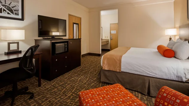 Room, Queen Bed, Accessible, Best Western Plus Peoria 3/6