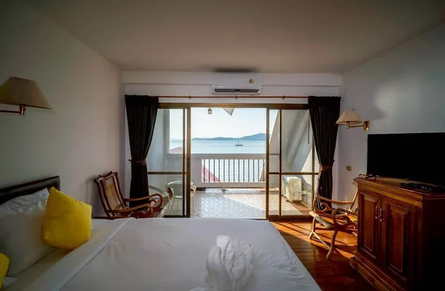 غرفة بسريرين منفصلين، Jansom Beach Resort 1/10
