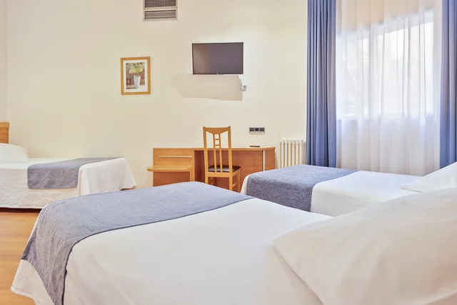 غرفة قياسية ثلاثية، Acta Antibes 4/7