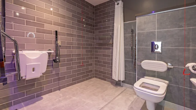 غرفة بسرير مزدوج لذوي الإعاقة، Holiday Inn Manchester - City Centre 5/6
