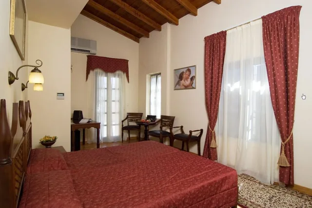 غرفة قياسية بسريرين منفصلين بإطلالة على المدينة بشرفة، Belmondo Hotel & Suites 2/7