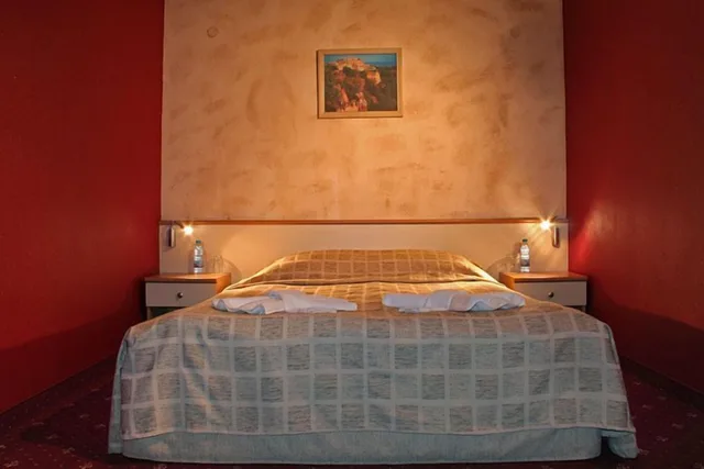 شقة بسريرين كوين، Brod Hotel 1/2