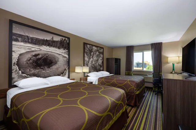Room, Quadruple, 2 Queen Beds, Super 8 By Wyndham Belgrade/Bozeman Airport 2/2