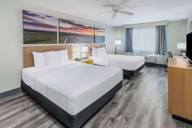 غرفة قياسية بسريرين كوين، Days Inn By Wyndham Lamar 1/6