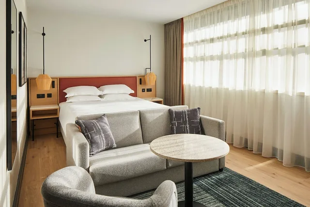غرفة سوبيريور بسرير كينج بإطلالة على المدينة، Manchester Piccadilly Hotel 1/3