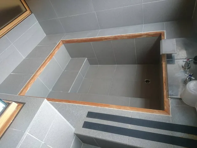 جناح عائلي بسرير كوين وسريرين منفصلين، Lido Forestry Spa Resort 6/6