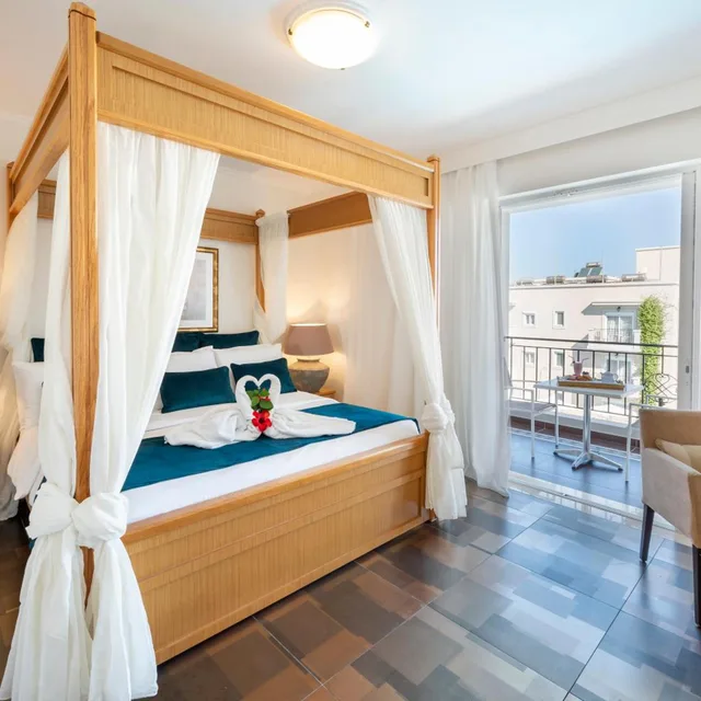 جناح سوبيريور، Peridis Family Resort 4/7