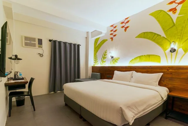 Deluxe, Twin Beds, U Hotels Makati 5/10
