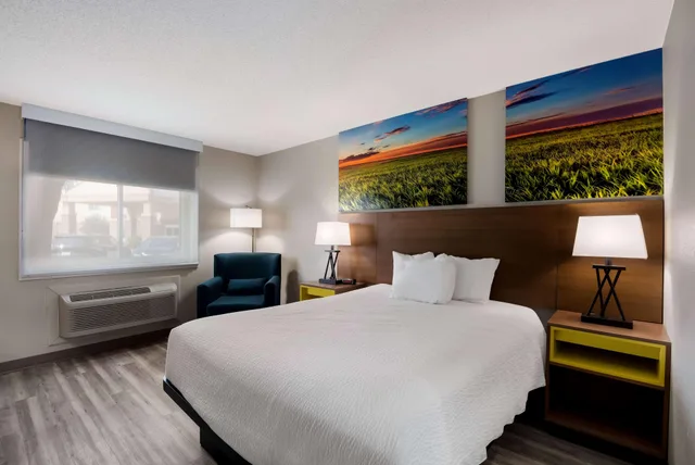 غرفة بسرير كوين، Days Inn By Wyndham Ankeny - Des Moines 2/3