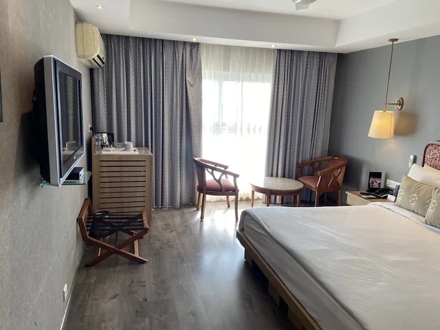 Room, Queen Bed, Valley View، Fortune Resort Grace Mussorie 3/5
