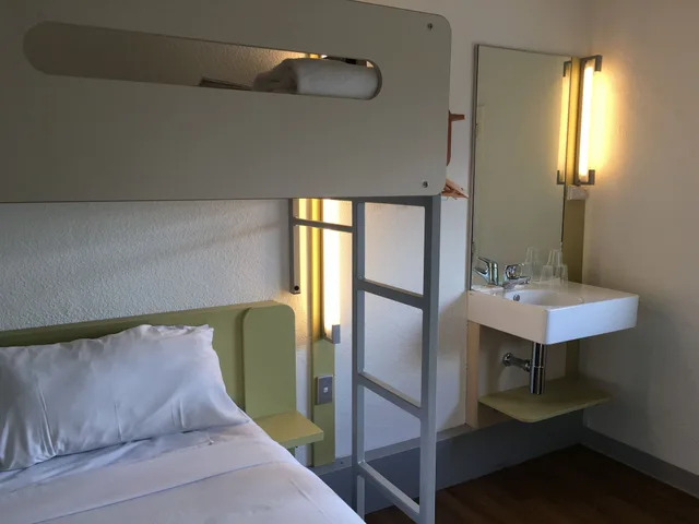 غرفة قياسية بسرير كوين وسرير بطابقين، Ibis Budget St Peters 7/7