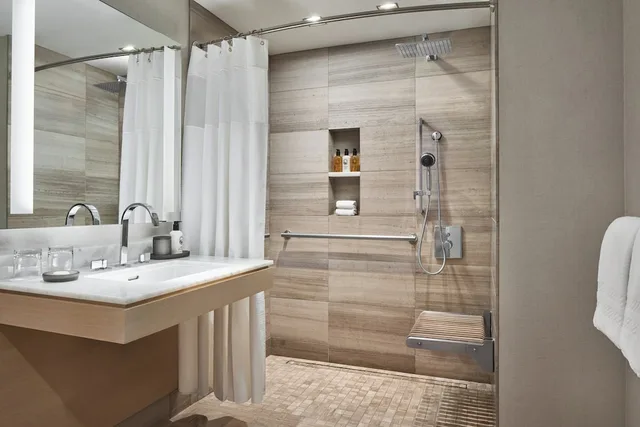 1 Bedroom, Suite, King Bed, Lake Side, Sofa, Accessible، THE RITZ-CARLTON CHICAGO 2/5