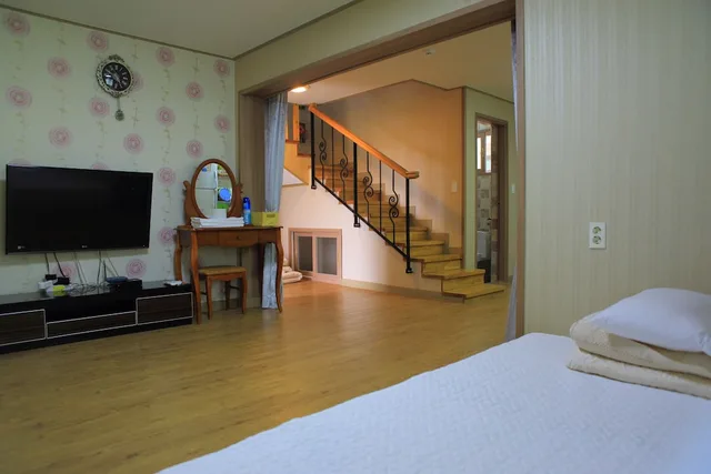 Duplex, Apartment, Double and Twin Beds, Gillime Pension 9/10