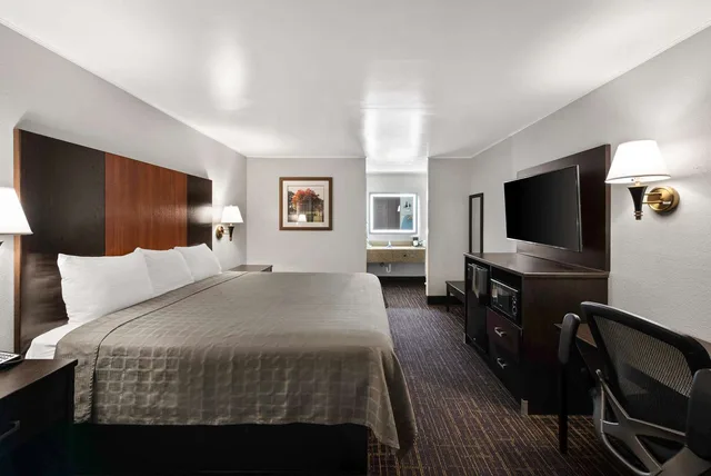 غرفة بسرير كينج، Best Western Executive Inn Grove City 3/6