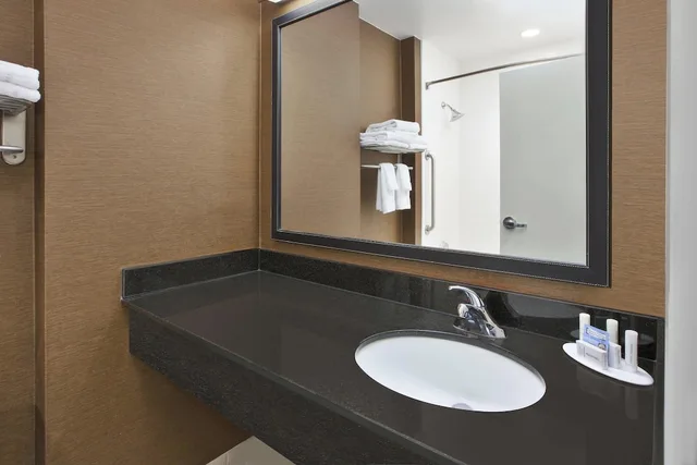 1 Bedroom, Suite, 2 Queen Beds, Sofa, Fairfield Inn Suites Milwaukee Downtown 3/3