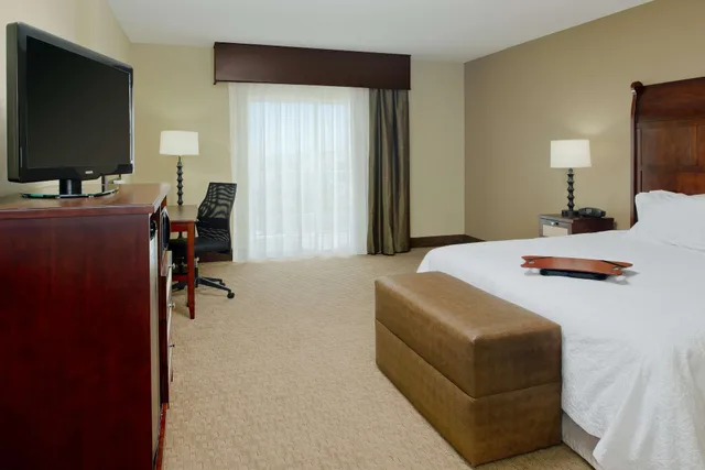 غرفة بسرير كينج، Hampton Inn And Suites Ocean City Bayfront Convention Center 6/10